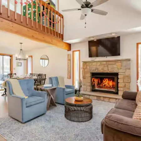 Cozy Cabin At Poconos With Hot Tub And Fire Pit East Stroudsburg Exterior foto