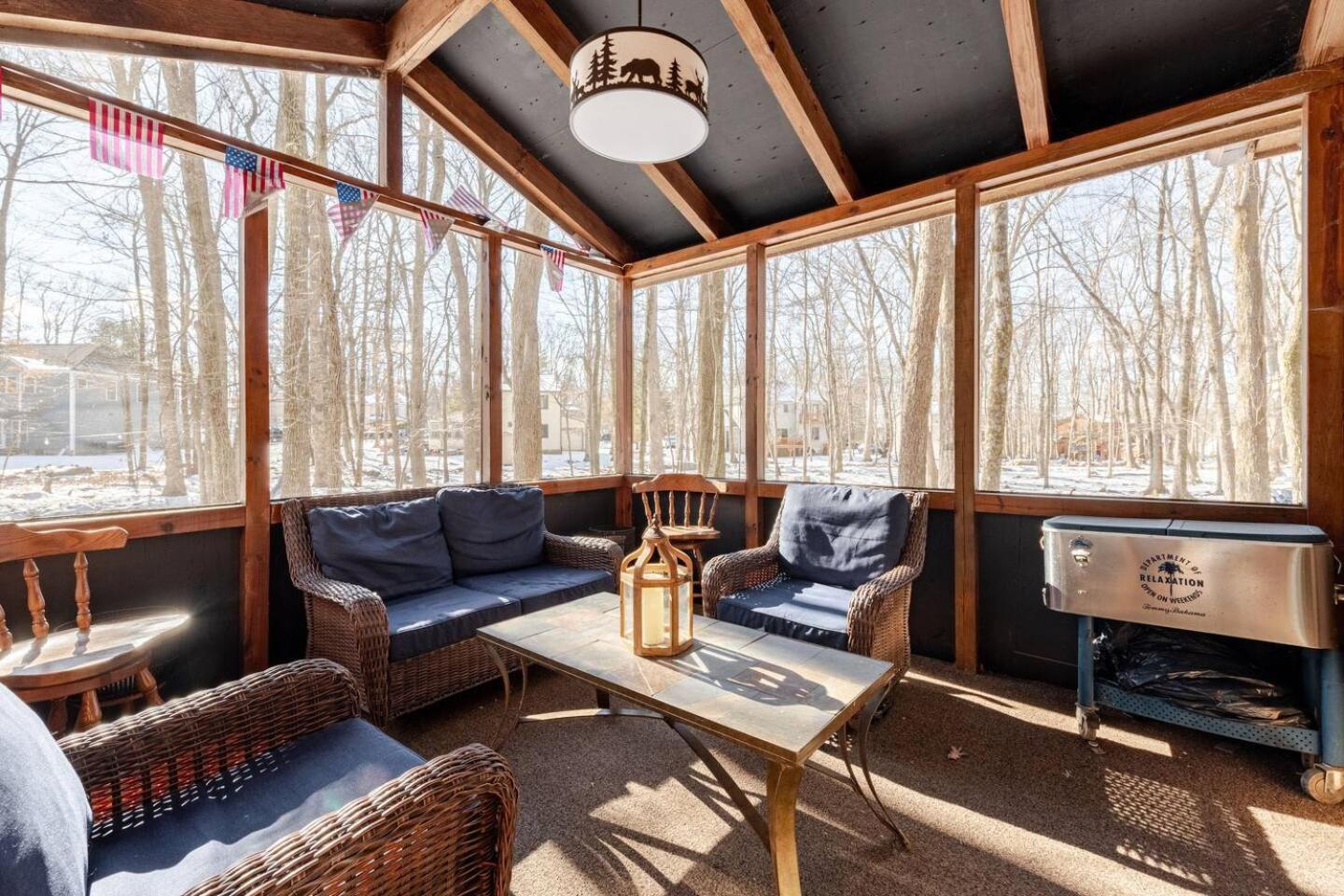Holiday home Cozy At Poconos With Hot Tub And Fire Pit East Stroudsburg