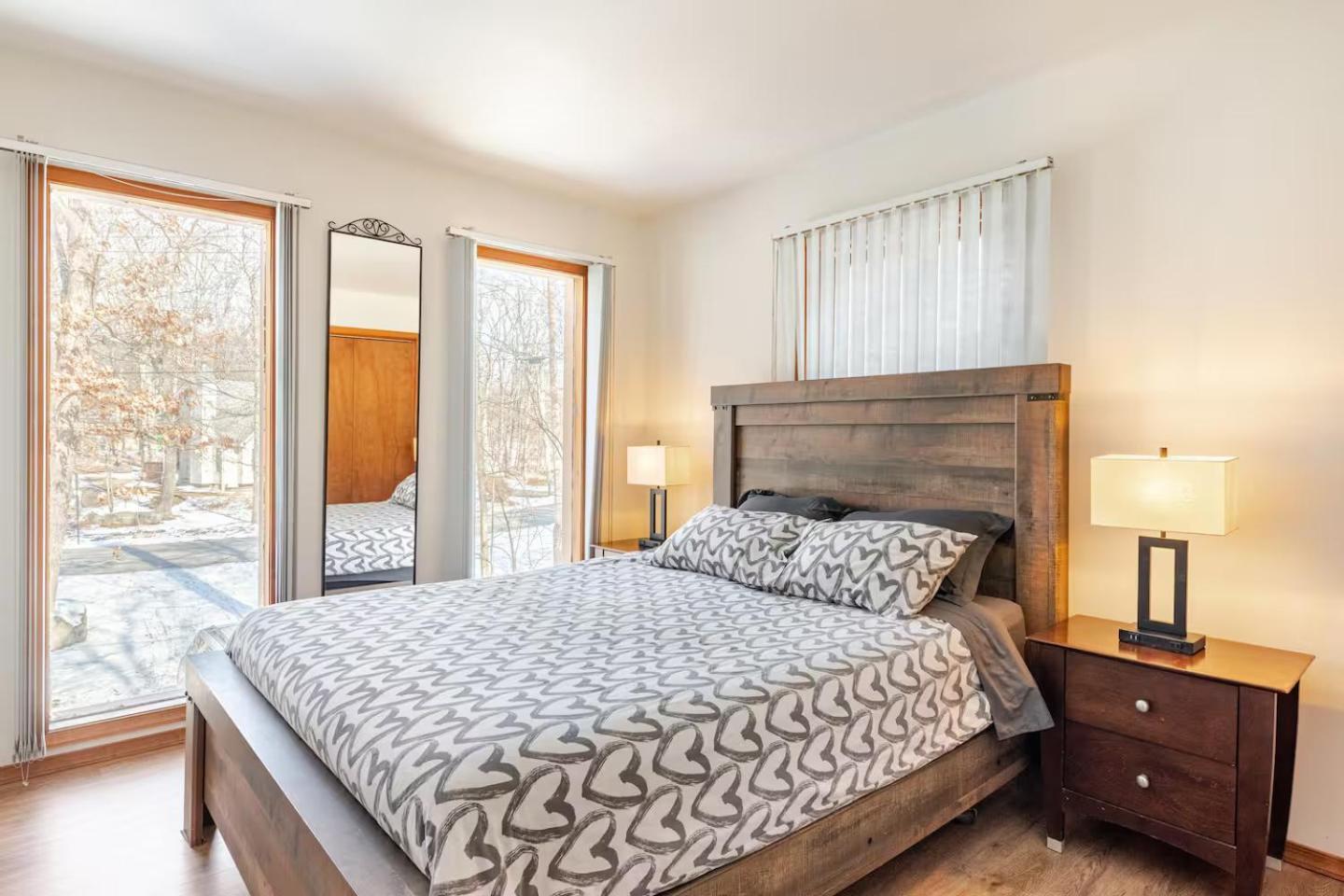 Cozy At Poconos With Hot Tub And Fire Pit * East Stroudsburg