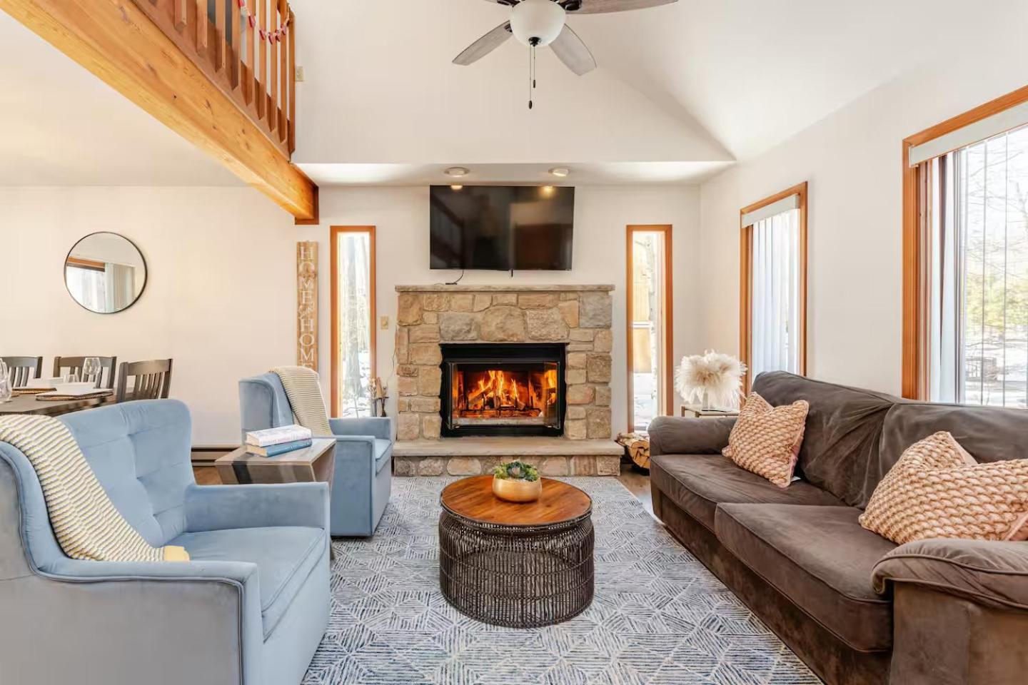 Cozy At Poconos With Hot Tub And Fire Pit Holiday home